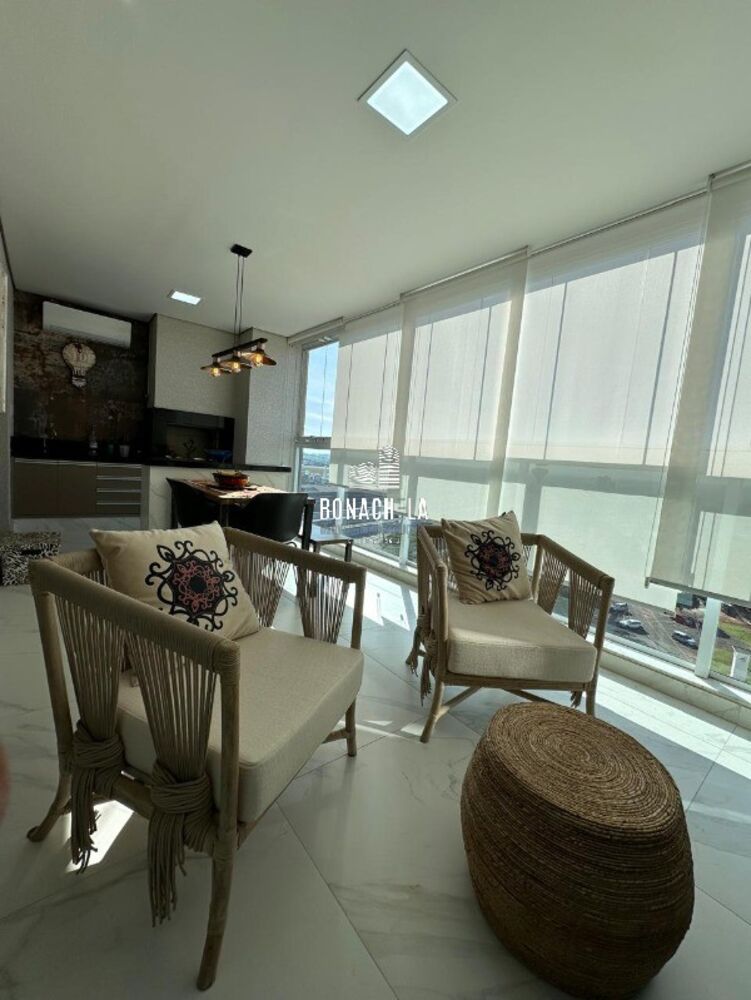 Apartamento, 3 quartos, 140 m² - Foto 2