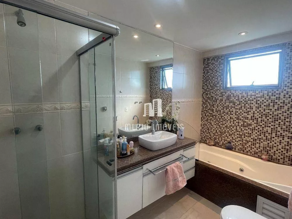 Cobertura, 3 quartos, 185 m² - Foto 1
