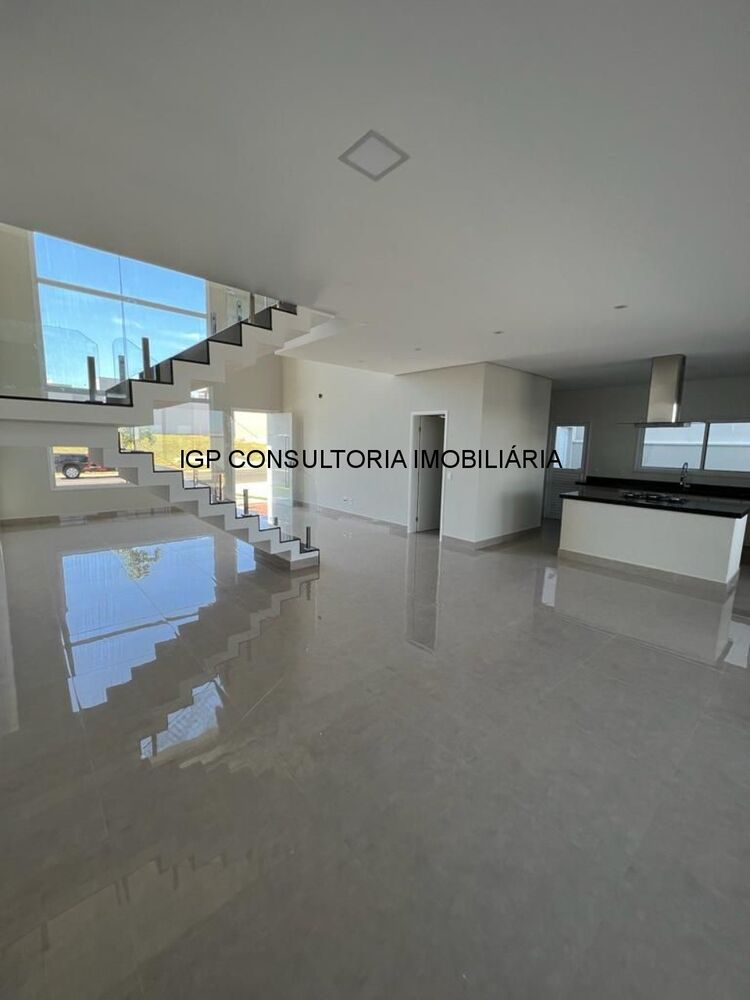 Casa à venda com 3 quartos, 286m² - Foto 4