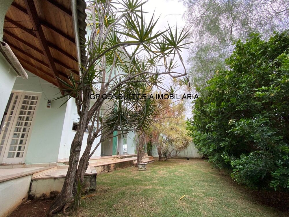 Casa à venda com 6 quartos, 281m² - Foto 3