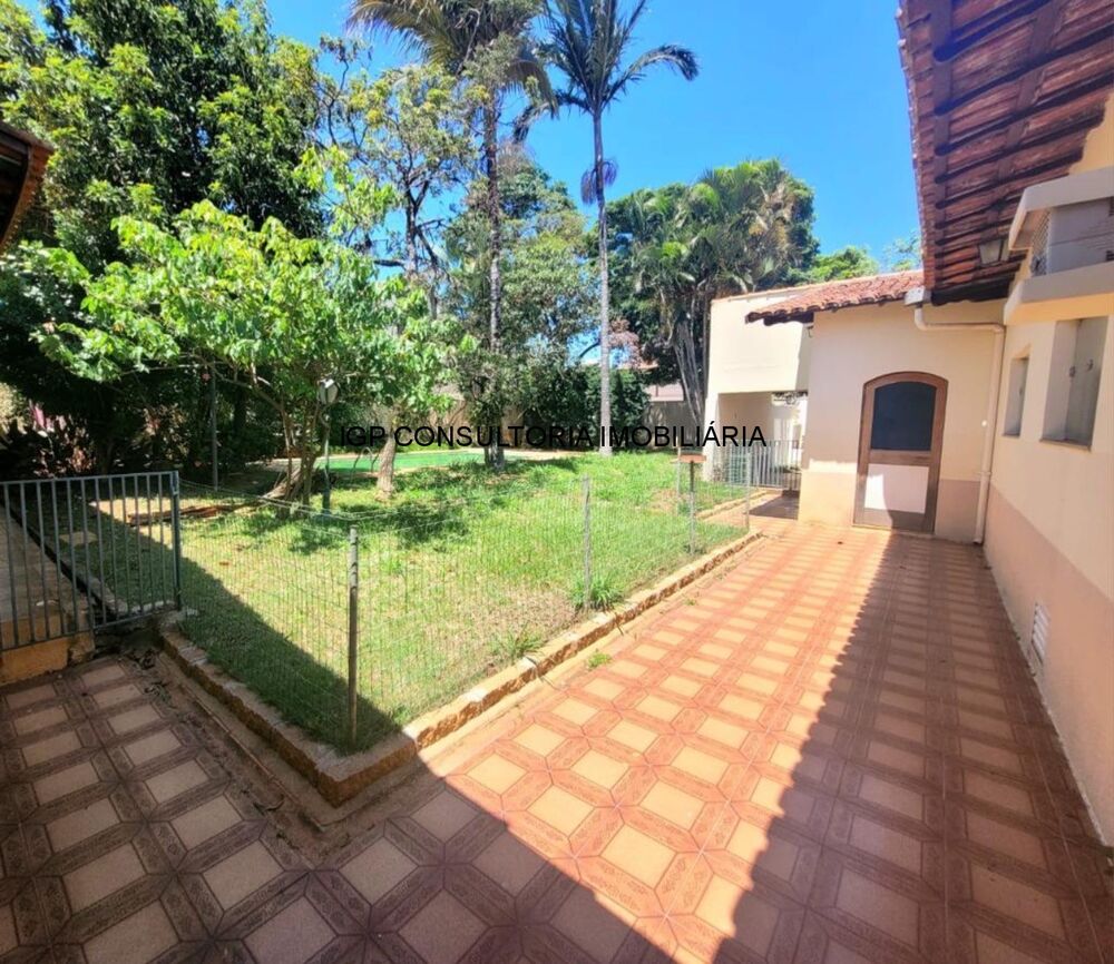 Casa à venda com 4 quartos, 600m² - Foto 11