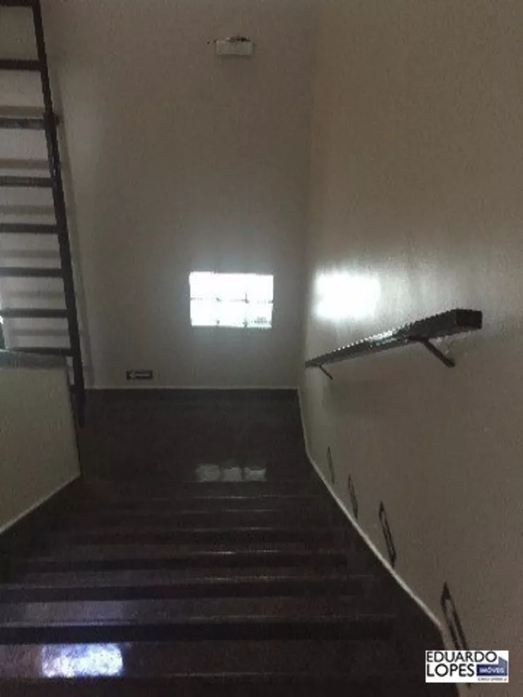 Apartamento à venda com 2 quartos, 70m² - Foto 2