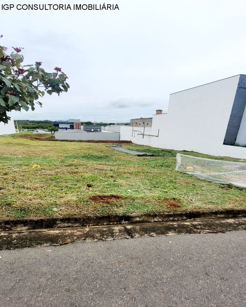 Terreno, 301 m² - Foto 1