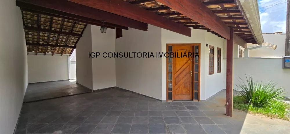 Casa à venda com 2 quartos, 105m² - Foto 1