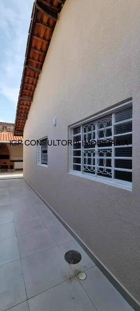 Casa à venda com 4 quartos, 250m² - Foto 4