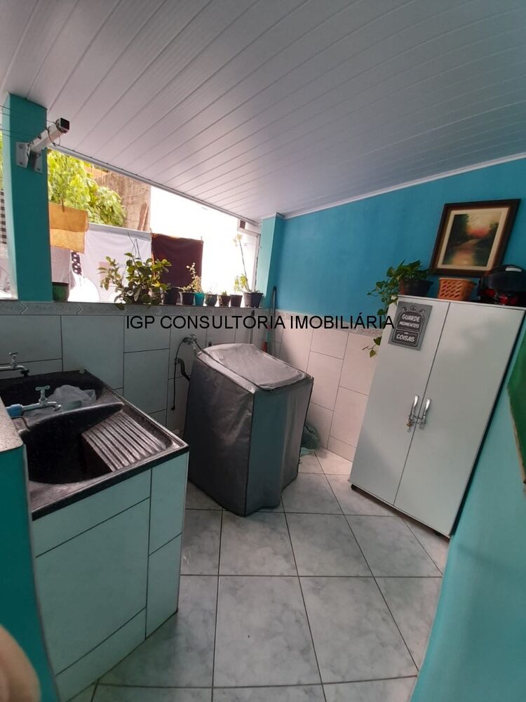 Casa à venda com 3 quartos, 250m² - Foto 3