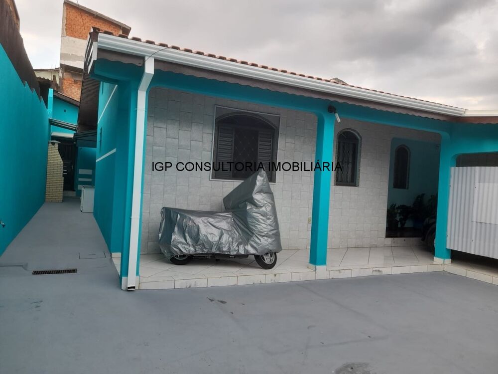 Casa à venda com 3 quartos, 250m² - Foto 1