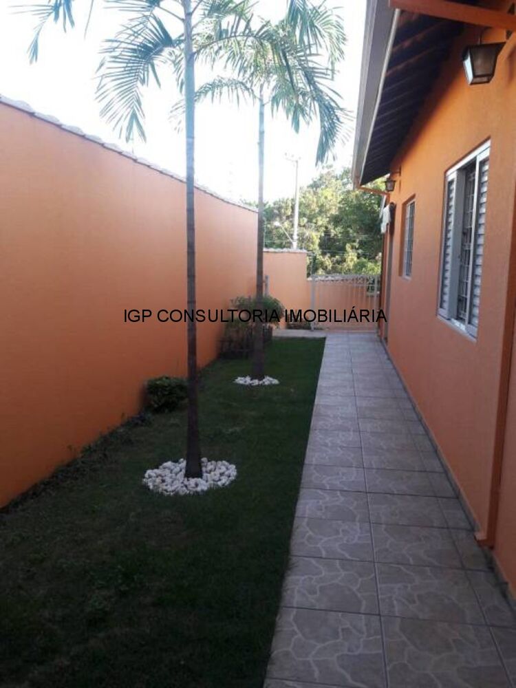 Casa à venda com 3 quartos, 225m² - Foto 2
