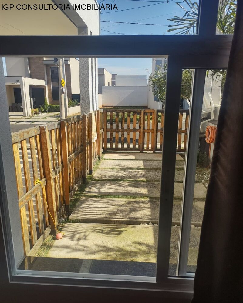 Casa à venda com 3 quartos, 103m² - Foto 1