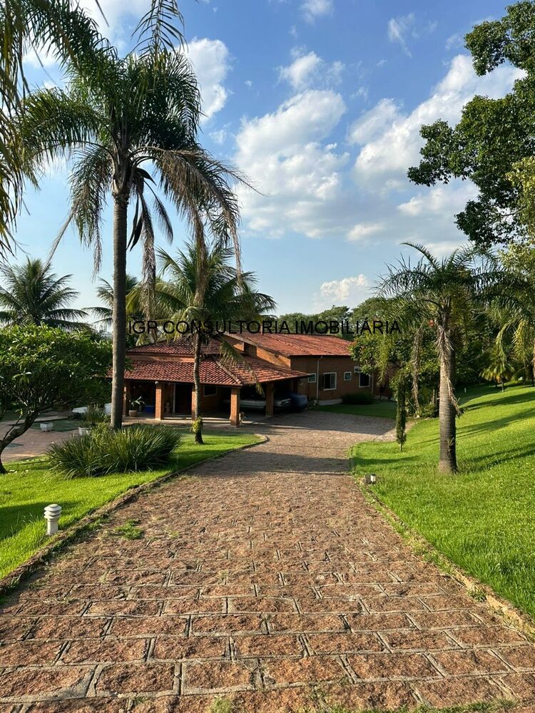 Chácara à venda com 4 quartos, 467m² - Foto 1