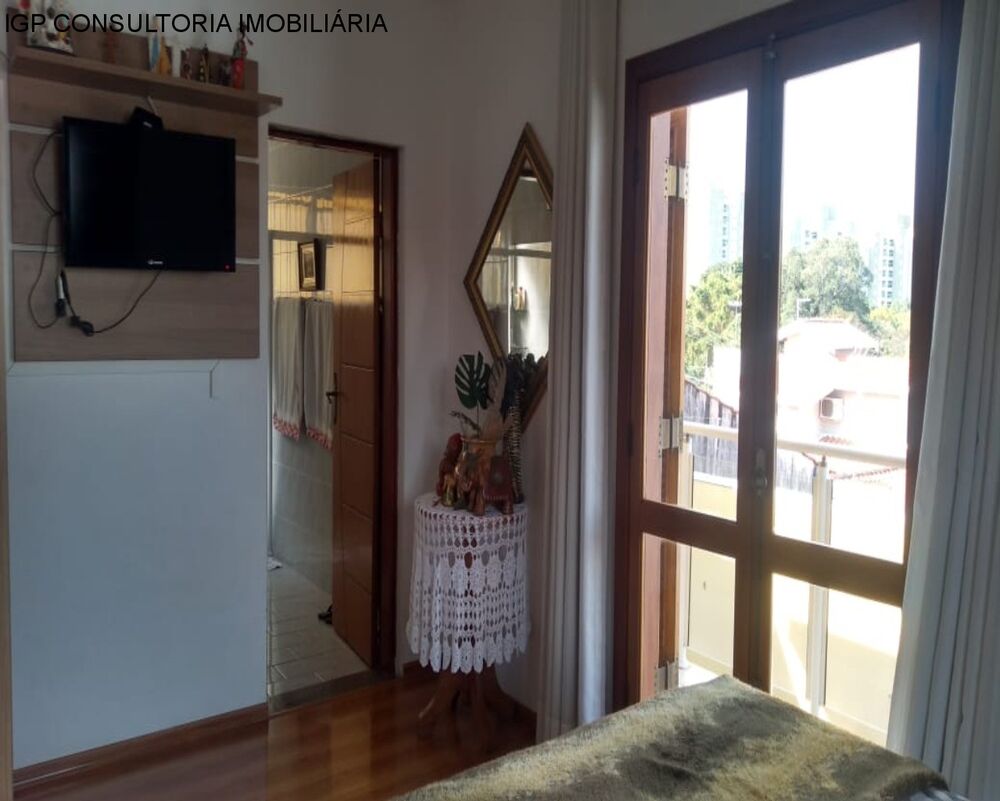 Casa, 3 quartos, 222 m² - Foto 2