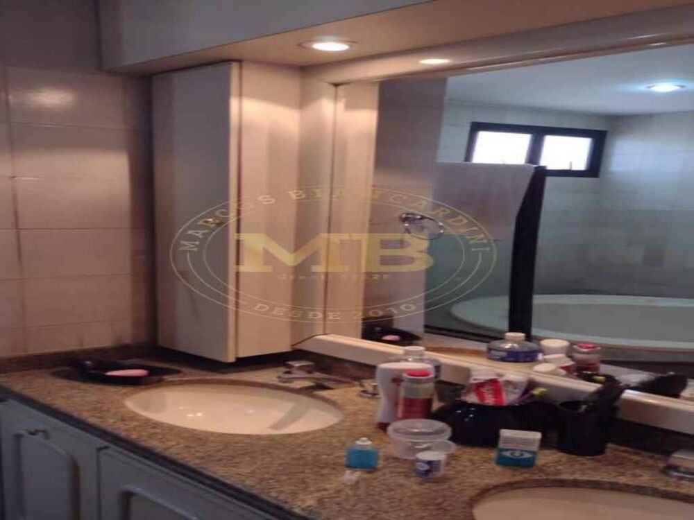 Apartamento à venda com 4 quartos, 234m² - Foto 11