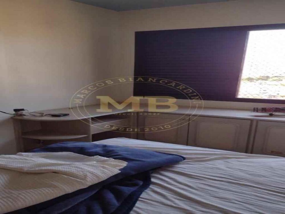 Apartamento à venda com 4 quartos, 234m² - Foto 9