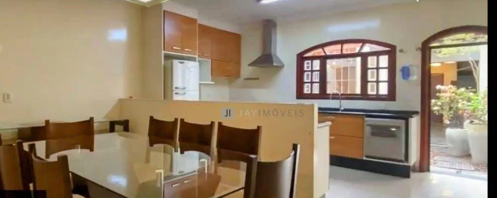 Sobrado à venda com 2 quartos, 136m² - Foto 2