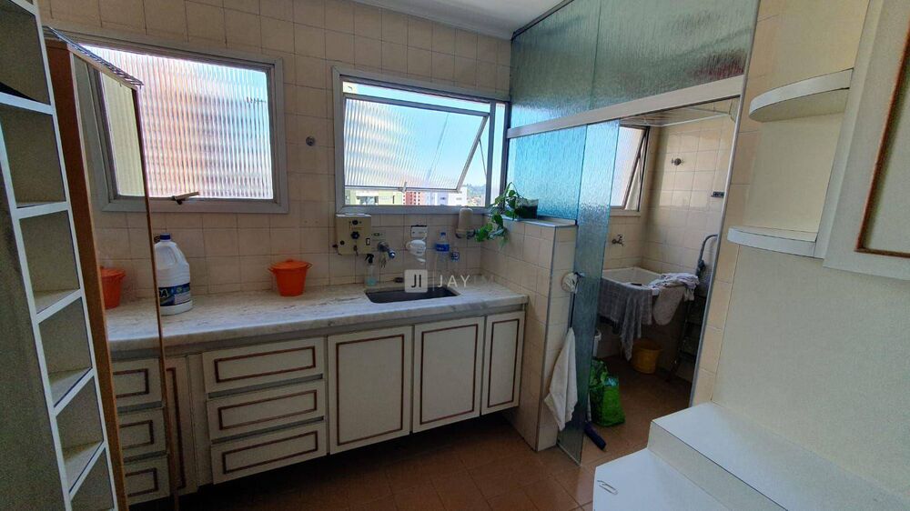 Apartamento à venda com 2 quartos, 68m² - Foto 3