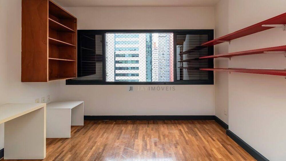 Apartamento para alugar com 2 quartos, 110m² - Foto 14
