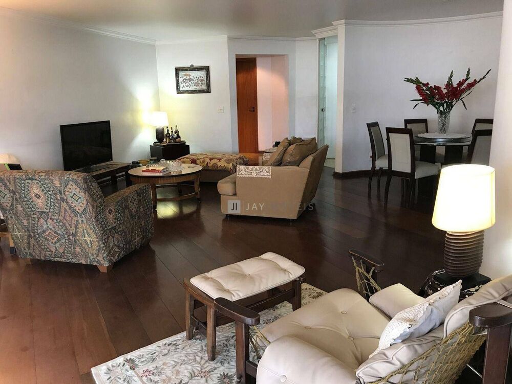 Apartamento para alugar com 4 quartos, 190m² - Foto 1
