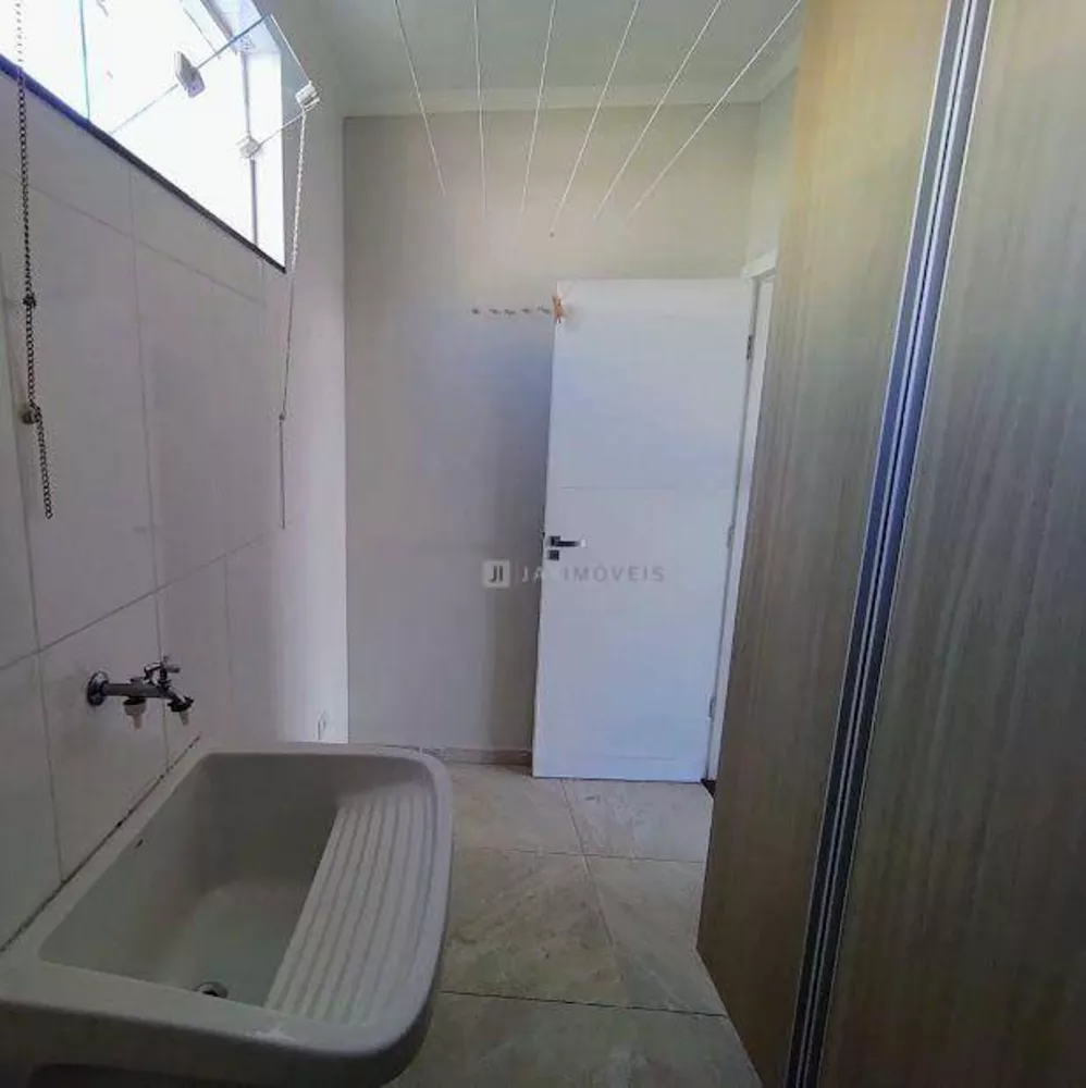 Casa à venda com 2 quartos, 290m² - Foto 10