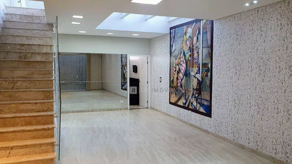 Casa à venda com 2 quartos, 290m² - Foto 1