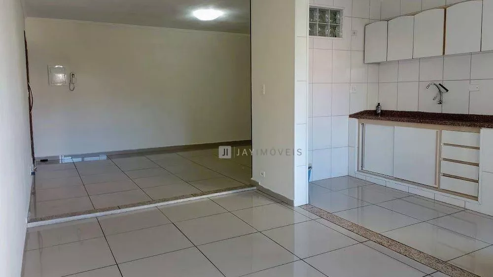 Apartamento à venda com 3 quartos, 80m² - Foto 1