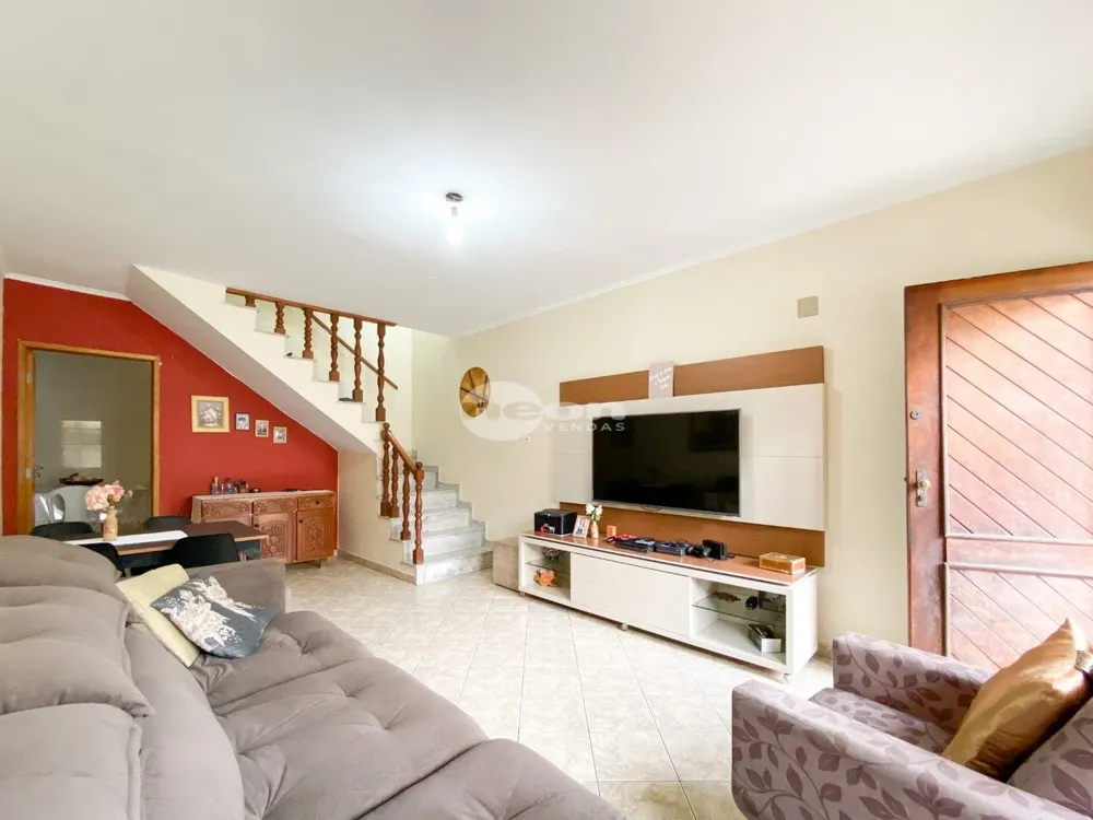Sobrado, 4 quartos, 250 m² - Foto 1