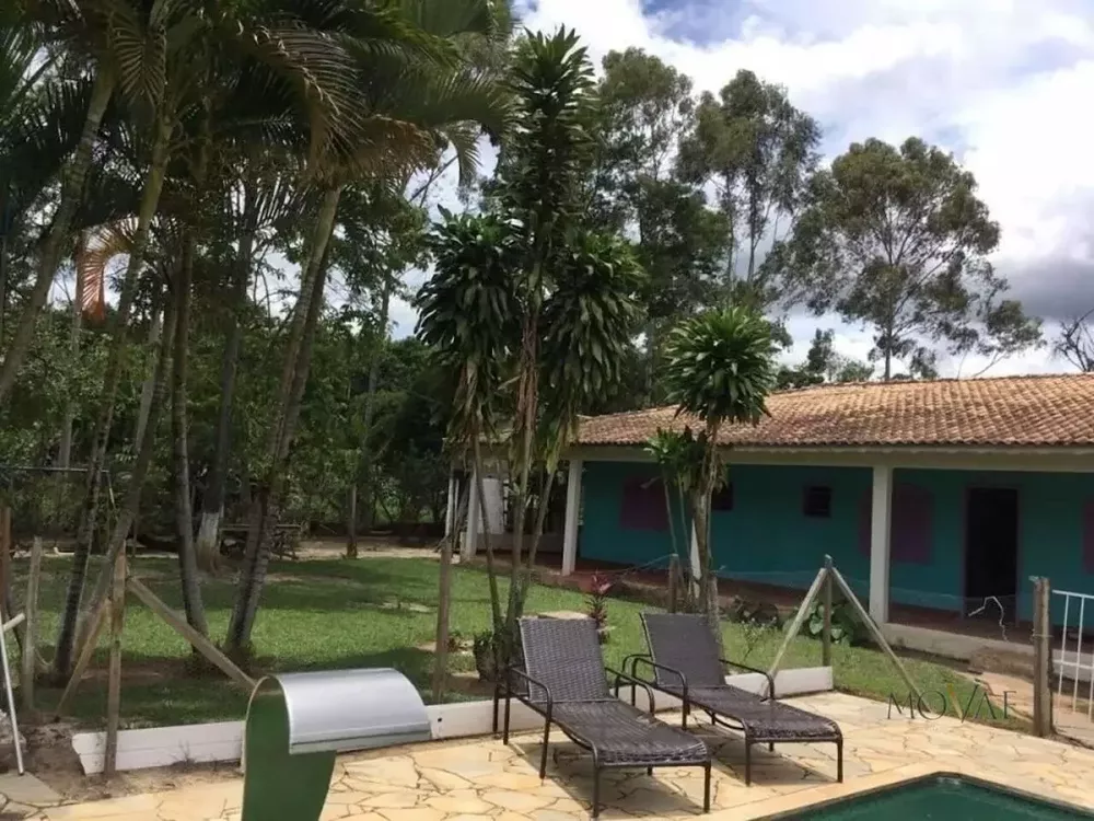Chácara à venda com 3 quartos, 450m² - Foto 1