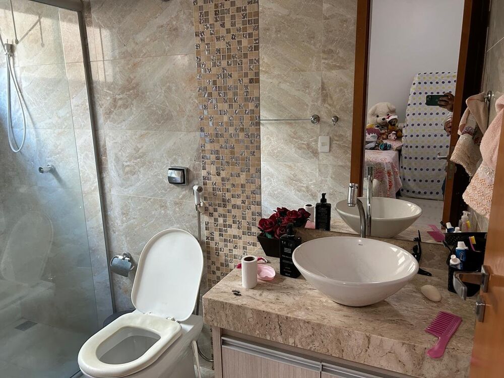 Casa à venda com 3 quartos, 280m² - Foto 2