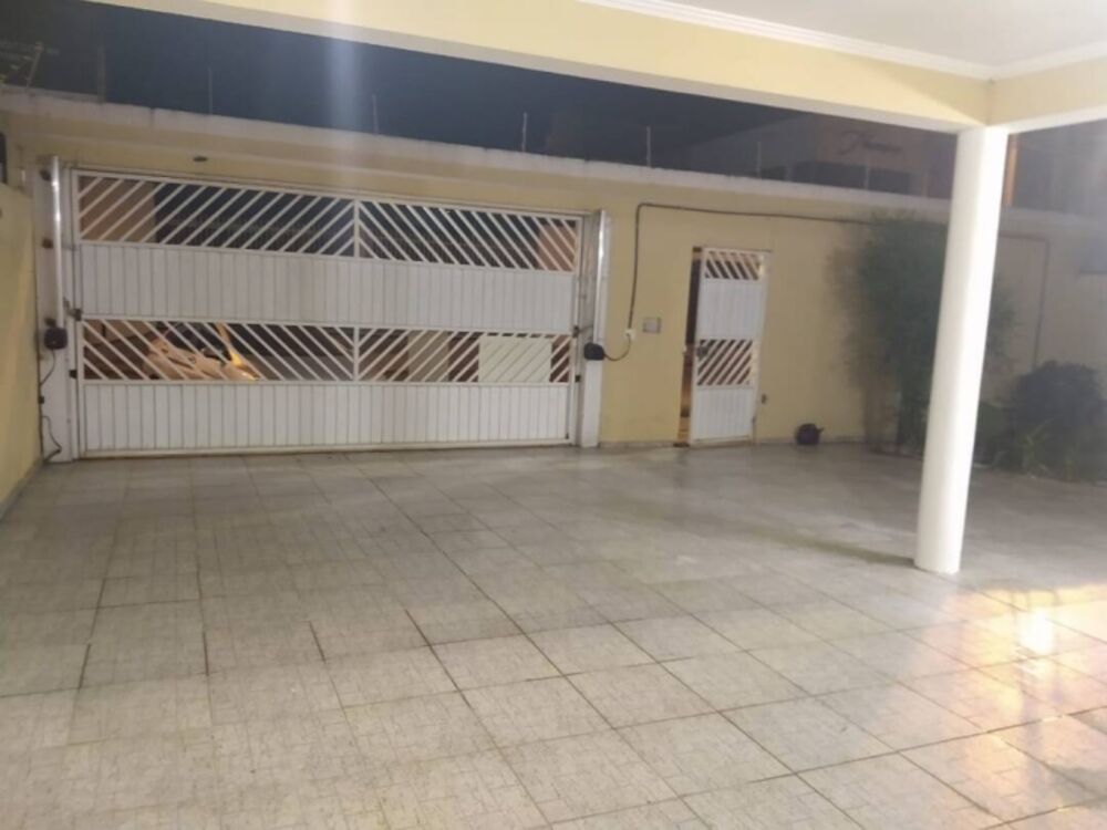 Sobrado à venda com 4 quartos, 320m² - Foto 1