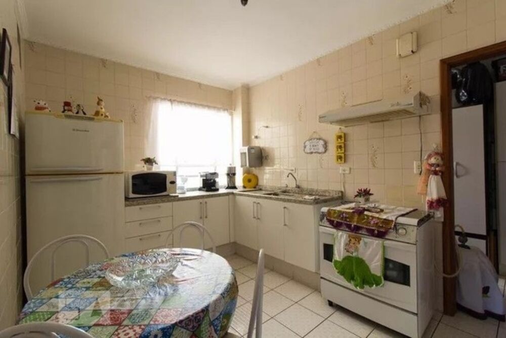 Apartamento à venda com 2 quartos, 72m² - Foto 3