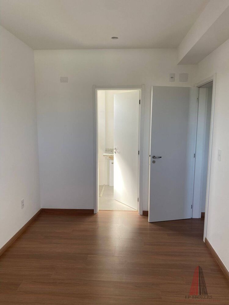 Apartamento à venda com 2 quartos, 62m² - Foto 4