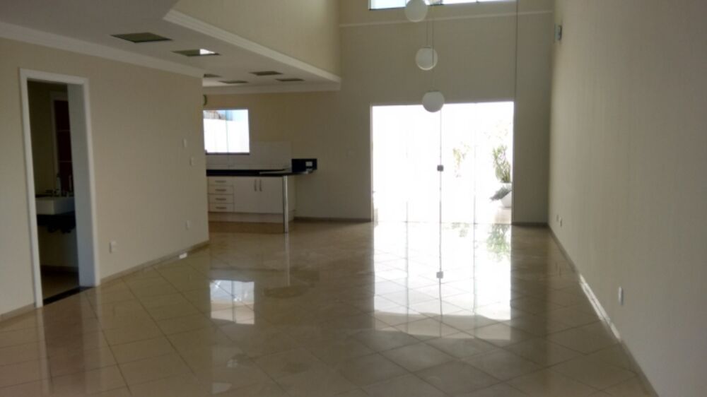 Sobrado, 3 quartos, 268 m² - Foto 1