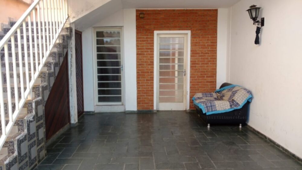 Sobrado à venda com 5 quartos, 378m² - Foto 1