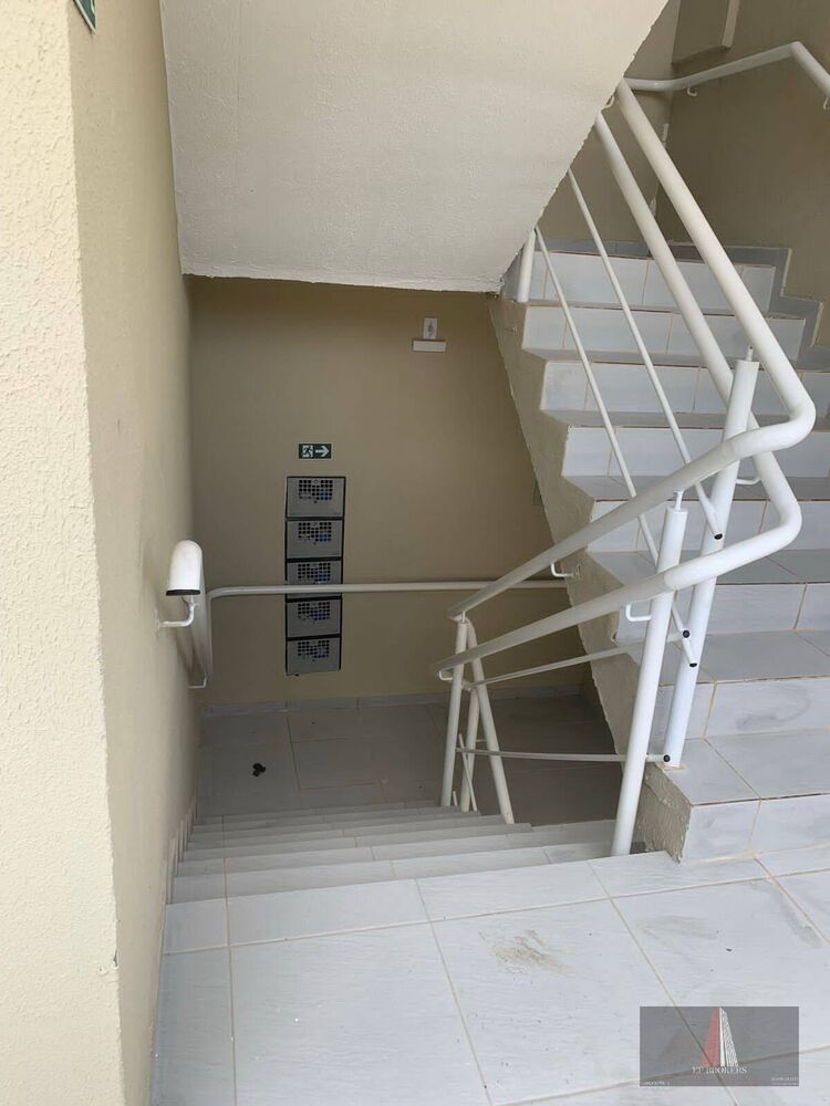 Apartamento à venda com 2 quartos, 85m² - Foto 2