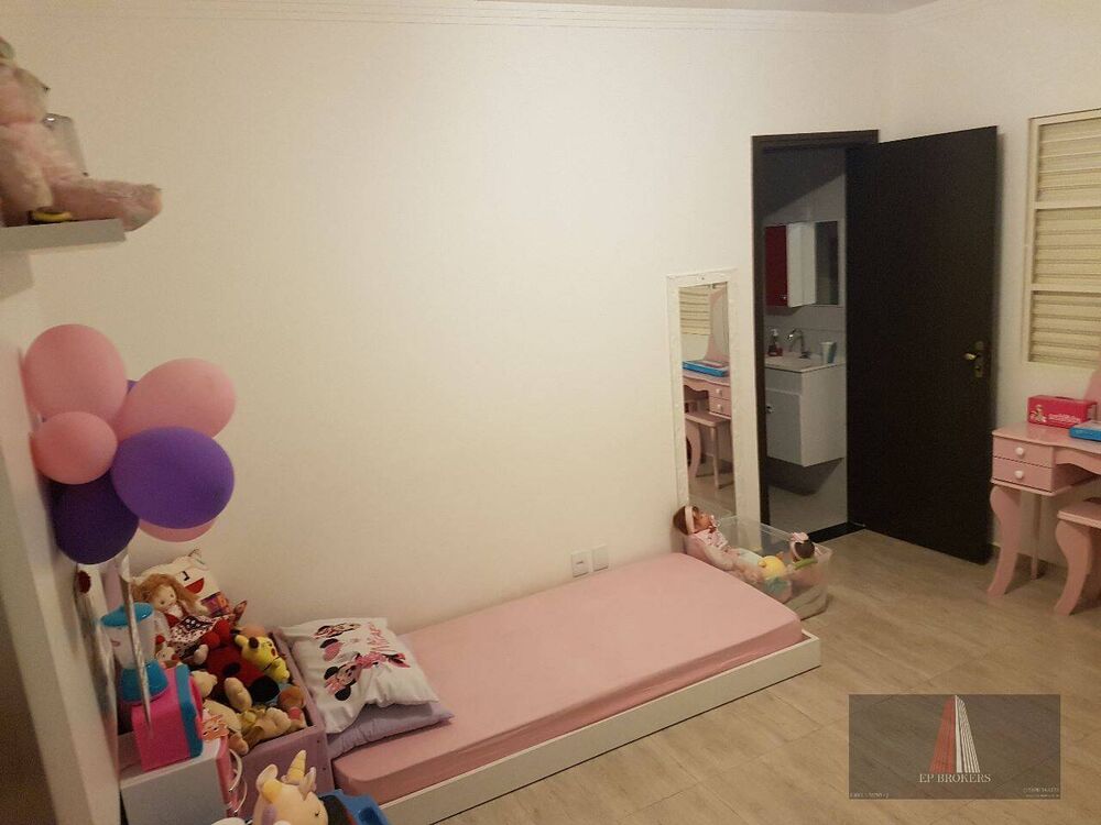 Casa, 3 quartos, 225 m² - Foto 1