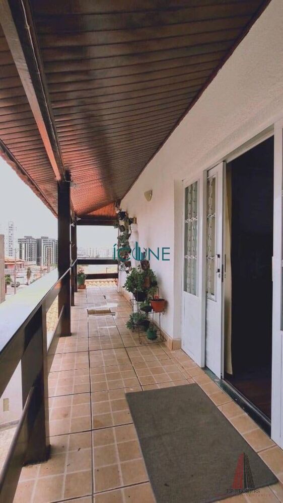Casa à venda com 4 quartos, 458m² - Foto 1