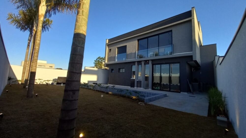 Casa de Condomínio à venda com 3 quartos, 250m² - Foto 1
