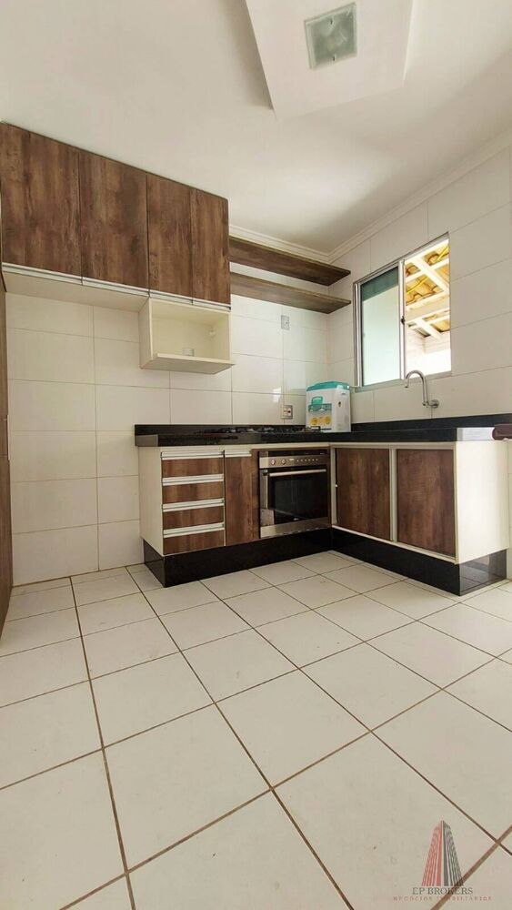Casa à venda com 3 quartos, 94m² - Foto 2