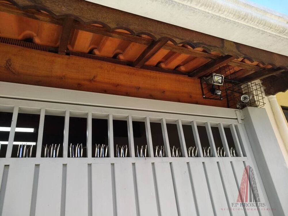 Casa à venda com 2 quartos, 105m² - Foto 2