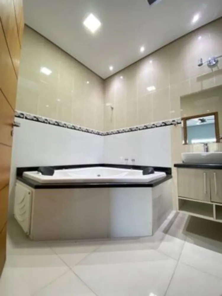 Casa, 3 quartos, 270 m² - Foto 1