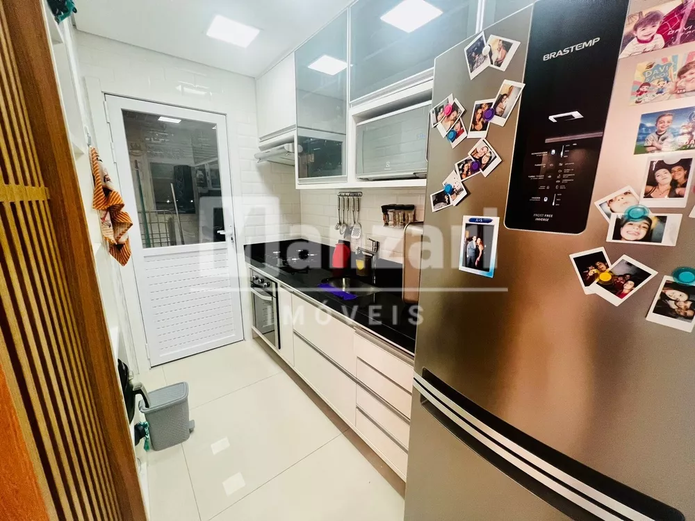 Apartamento à venda com 2 quartos, 70m² - Foto 9