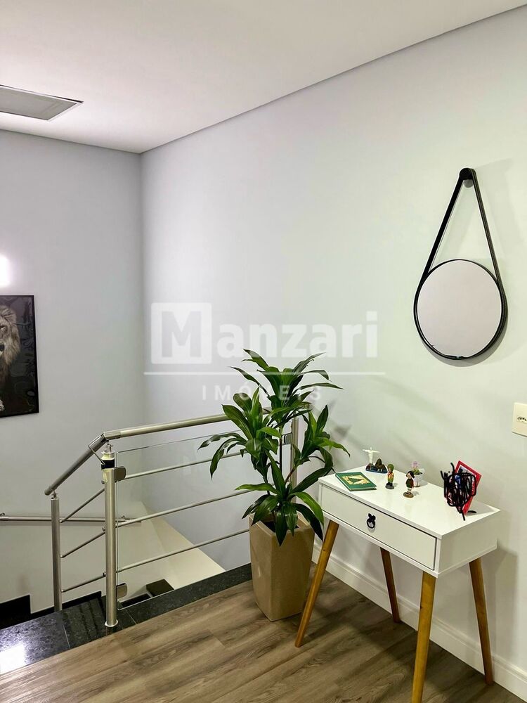 Sobrado à venda com 3 quartos, 301m² - Foto 2