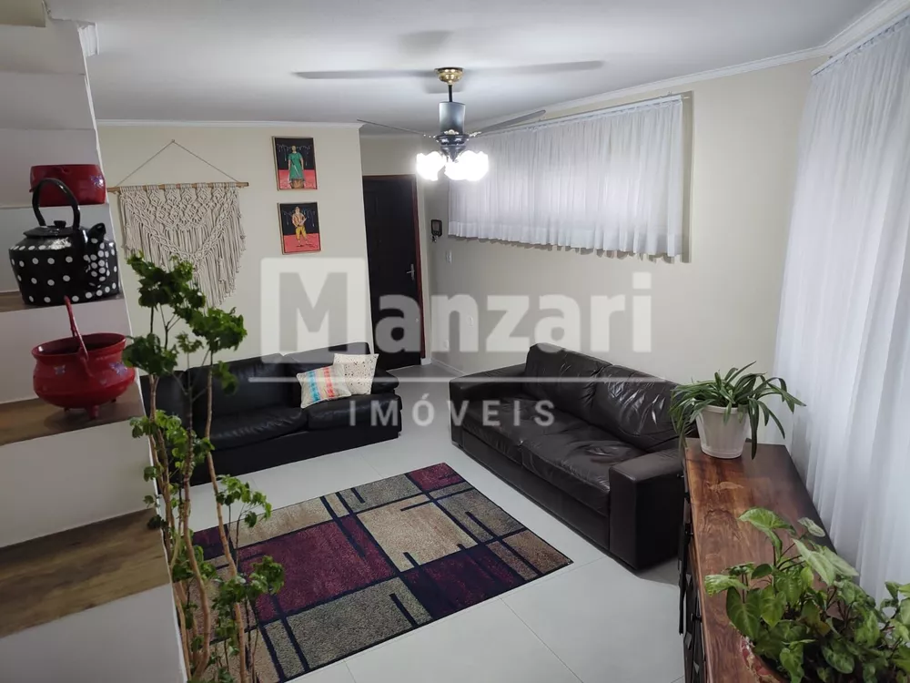 Sobrado à venda com 3 quartos, 160m² - Foto 1