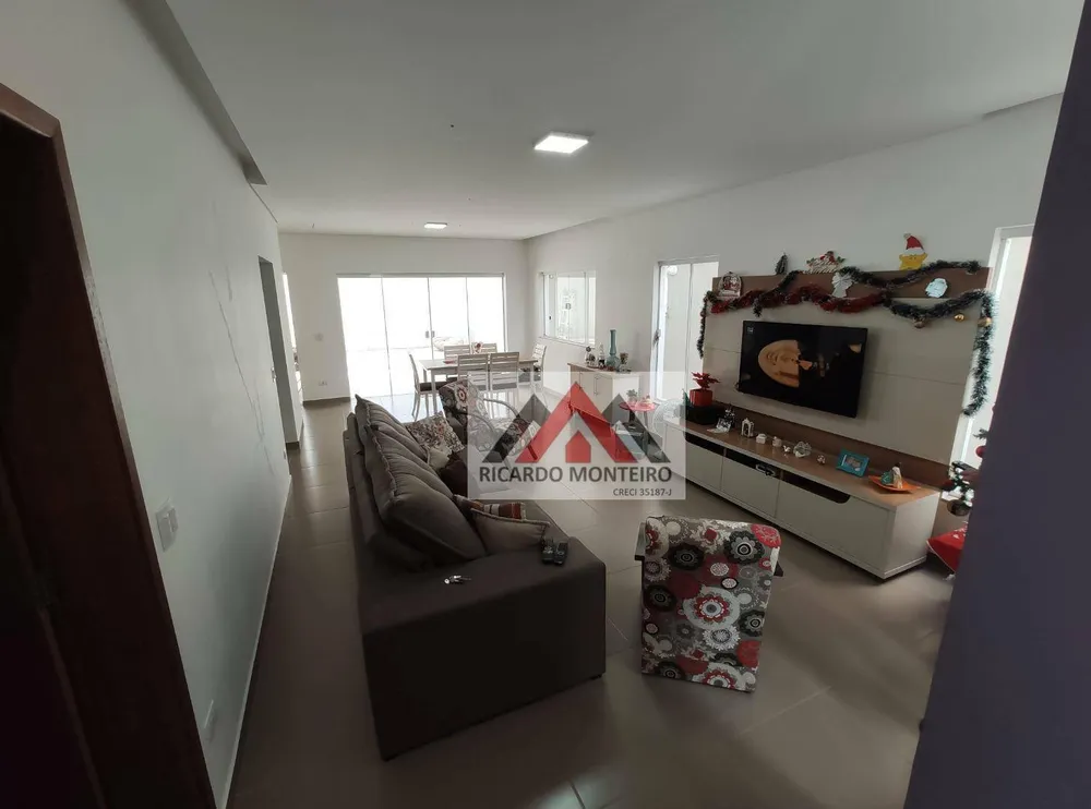 Casa, 4 quartos, 210 m² - Foto 1