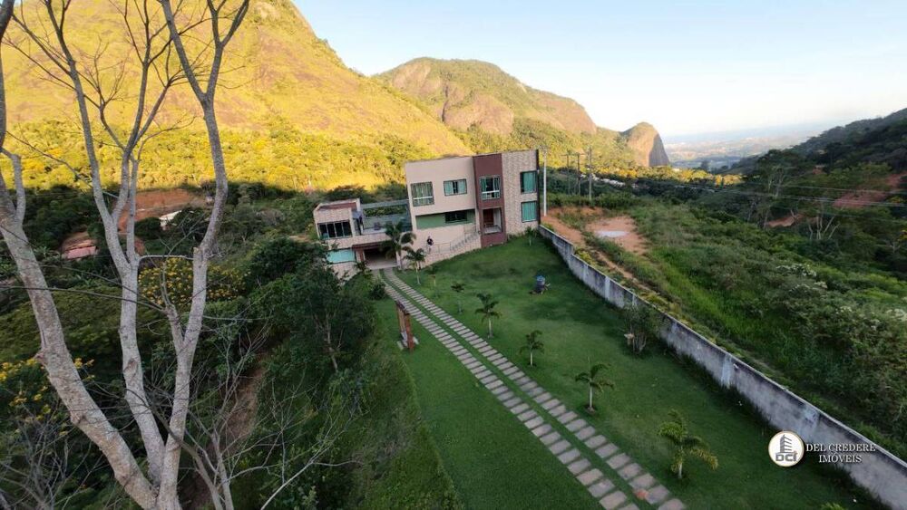 Casa à venda com 3 quartos, 300m² - Foto 3