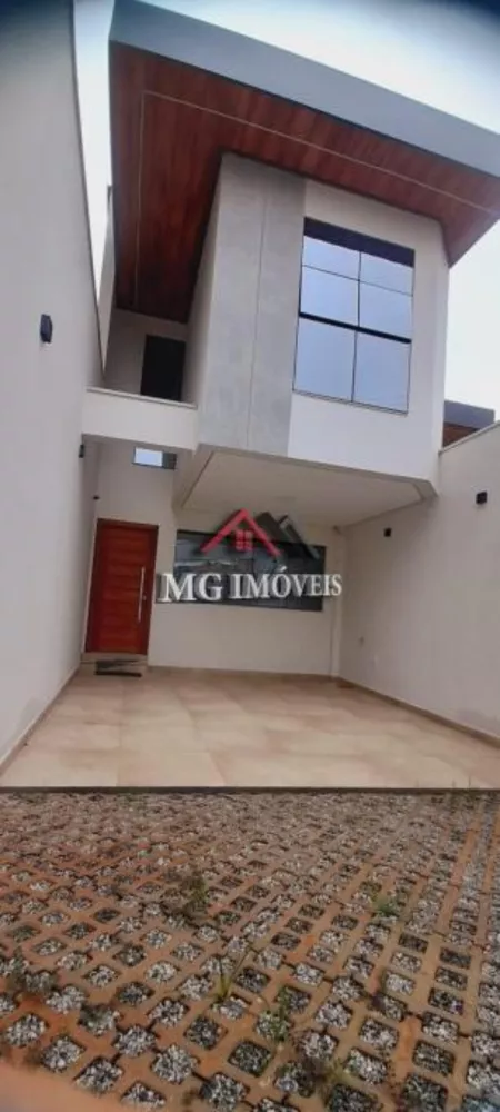 Casa à venda com 3 quartos, 151m² - Foto 1