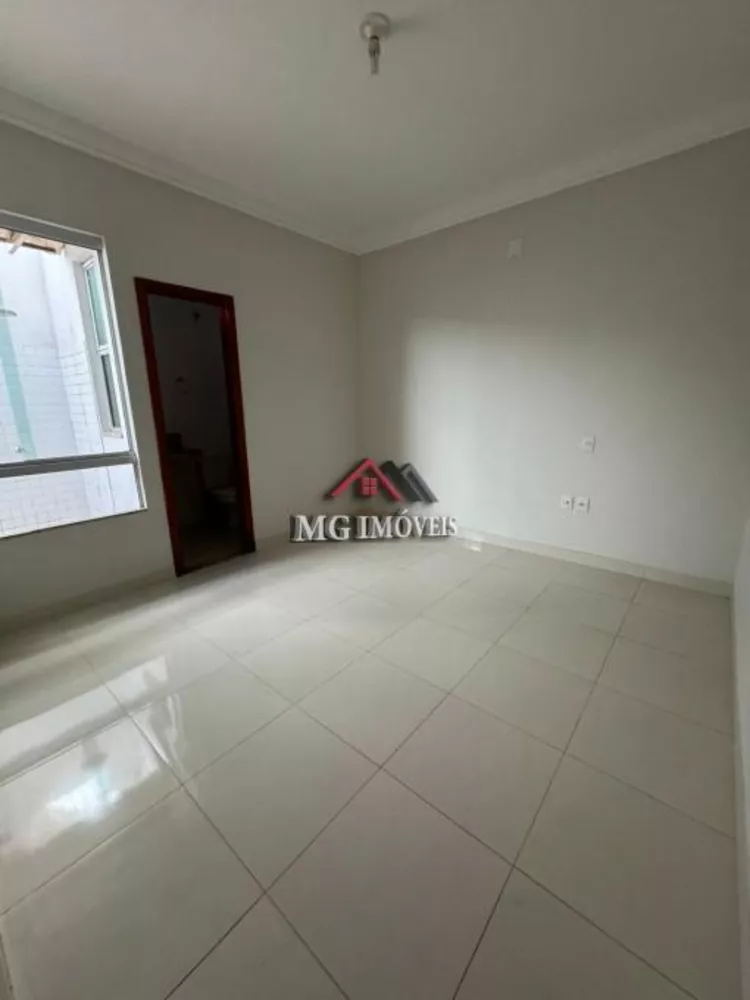 Casa à venda com 3 quartos, 125m² - Foto 2