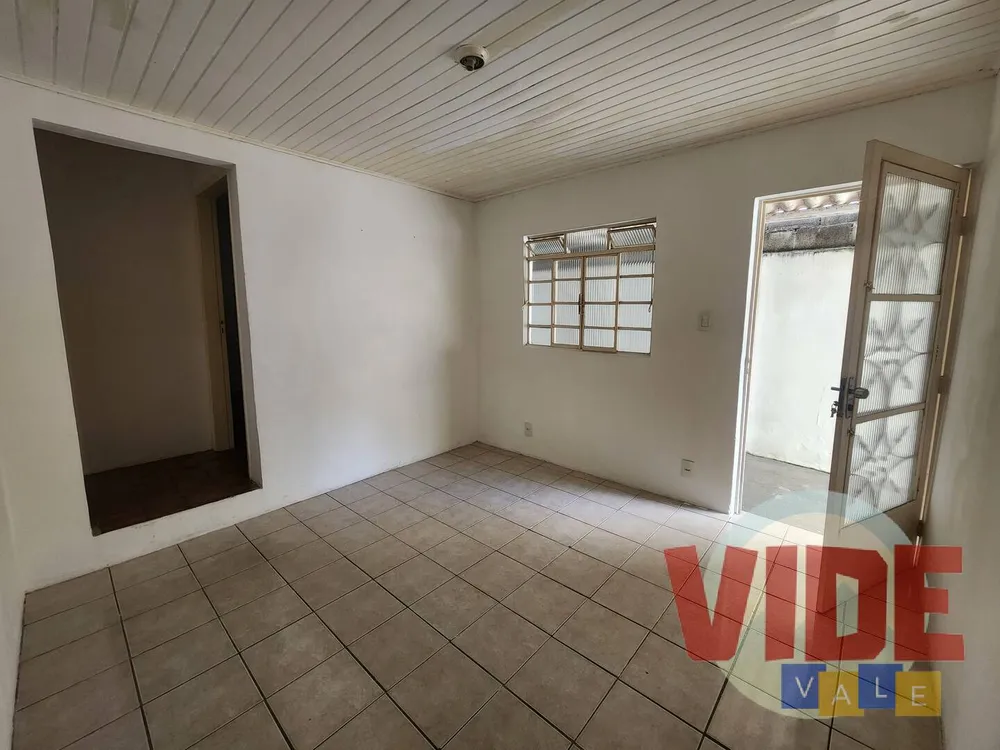 Casa, 6 quartos, 115 m² - Foto 1