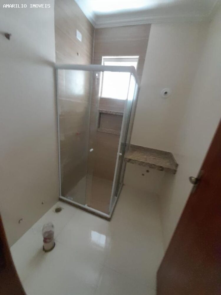 Casa à venda com 2 quartos, 220m² - Foto 2