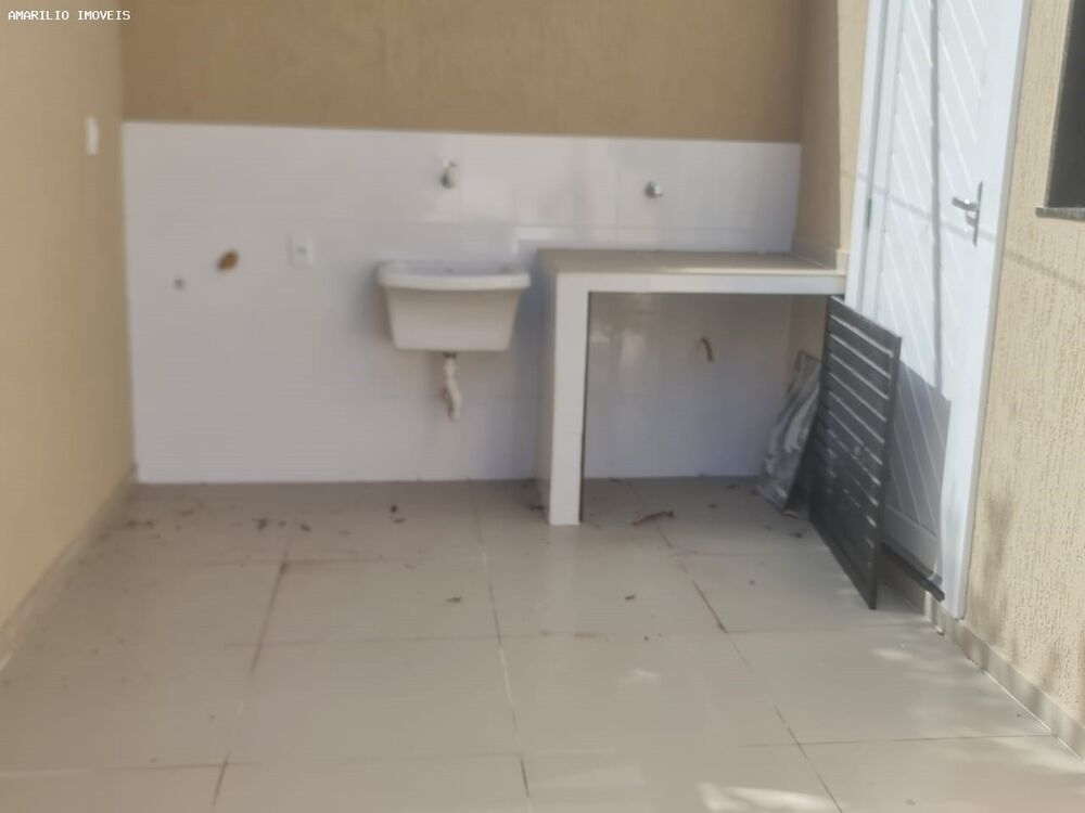 Casa à venda com 2 quartos, 190m² - Foto 4