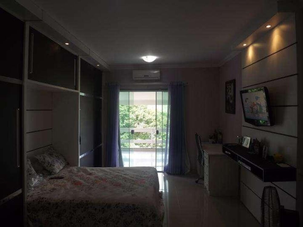 Casa à venda com 4 quartos, 600m² - Foto 2